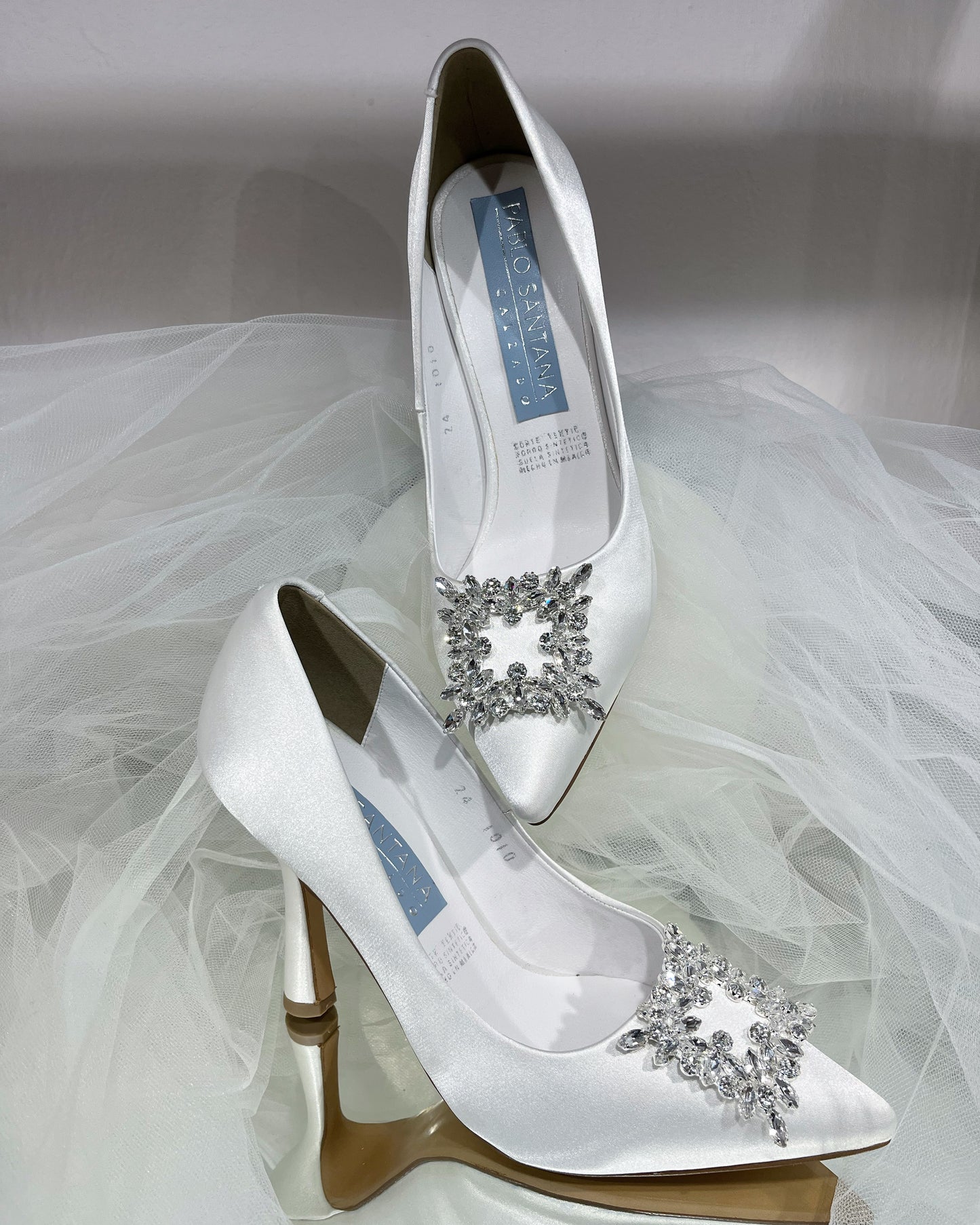 Aura ivory hebilla cristal.